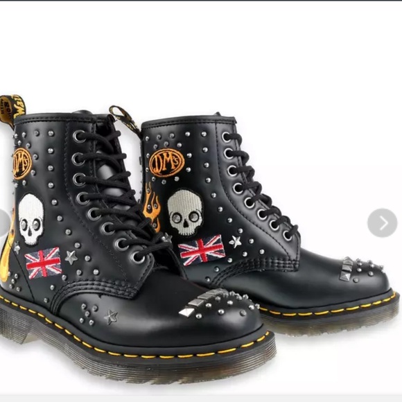 Dr Martens 1460 RARE Rock & Roll combat boots with studs, 💀 and heart ♥️ - Picture 8 of 16